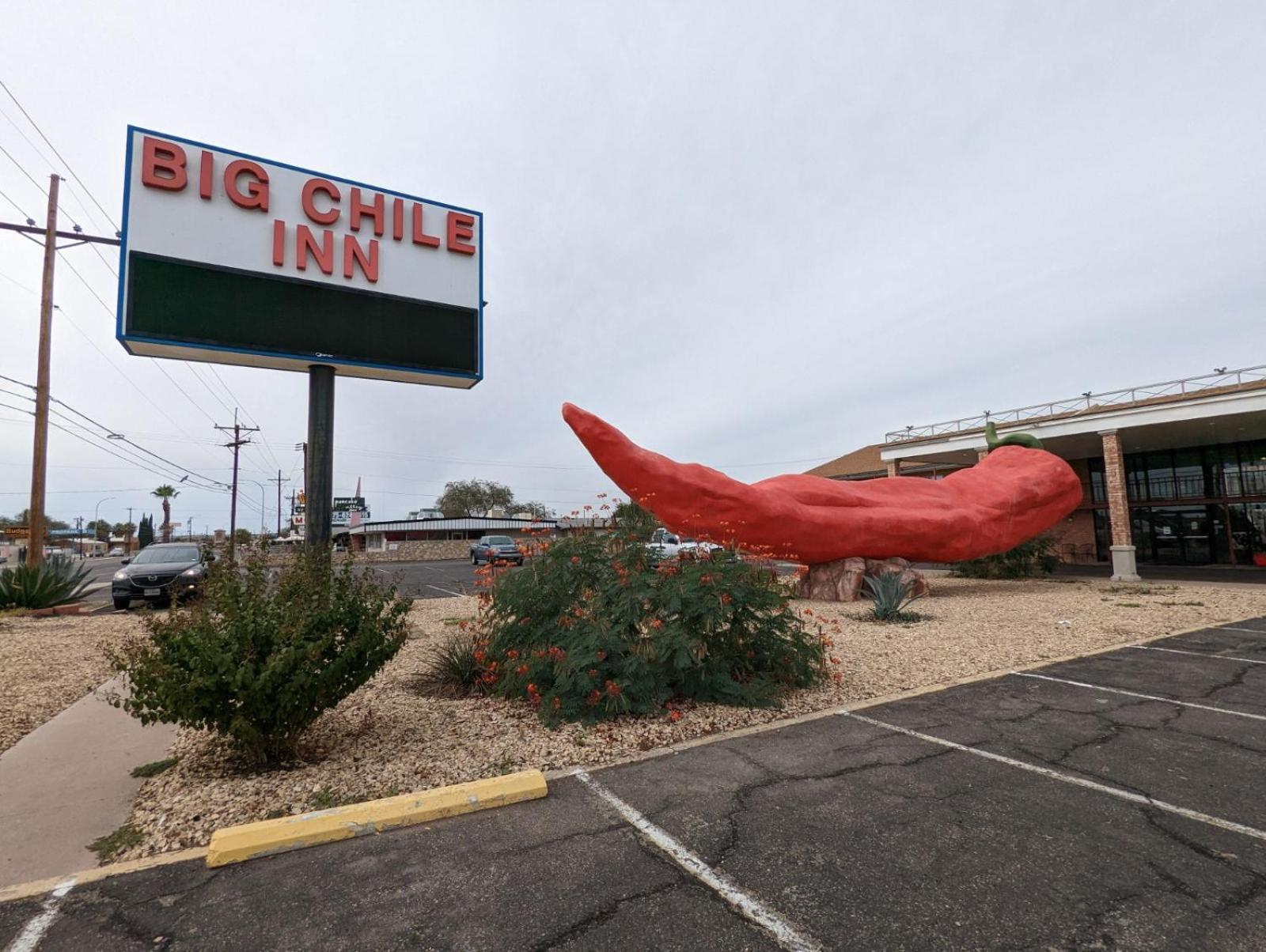 Big Chile Inn & Suites Las Cruces Exterior photo