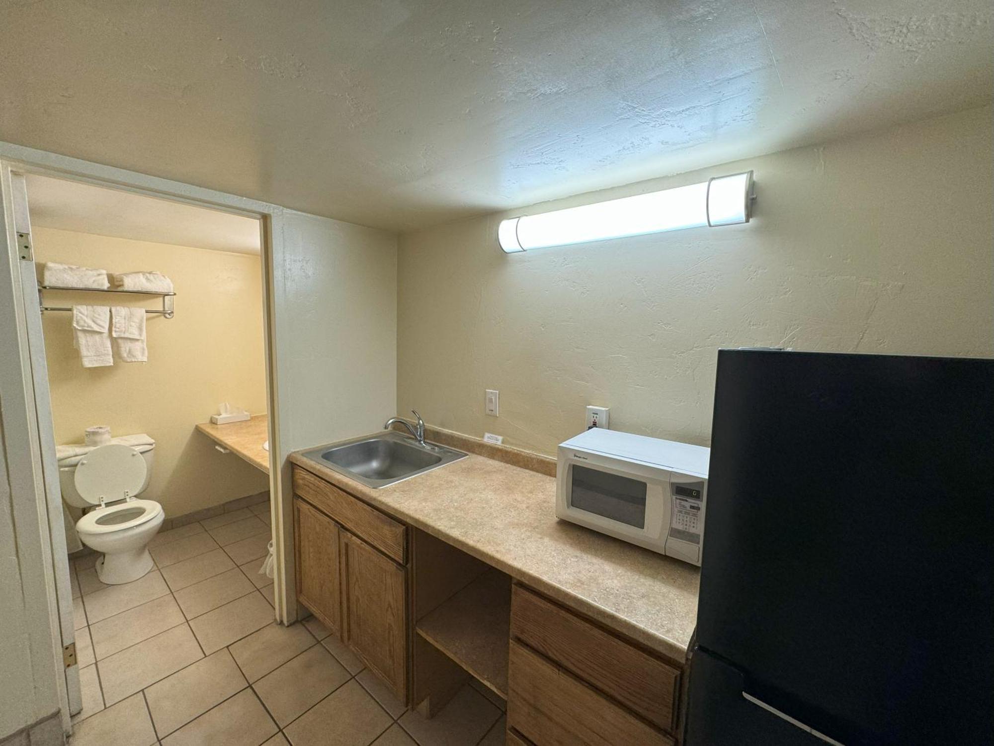 Big Chile Inn & Suites Las Cruces Exterior photo