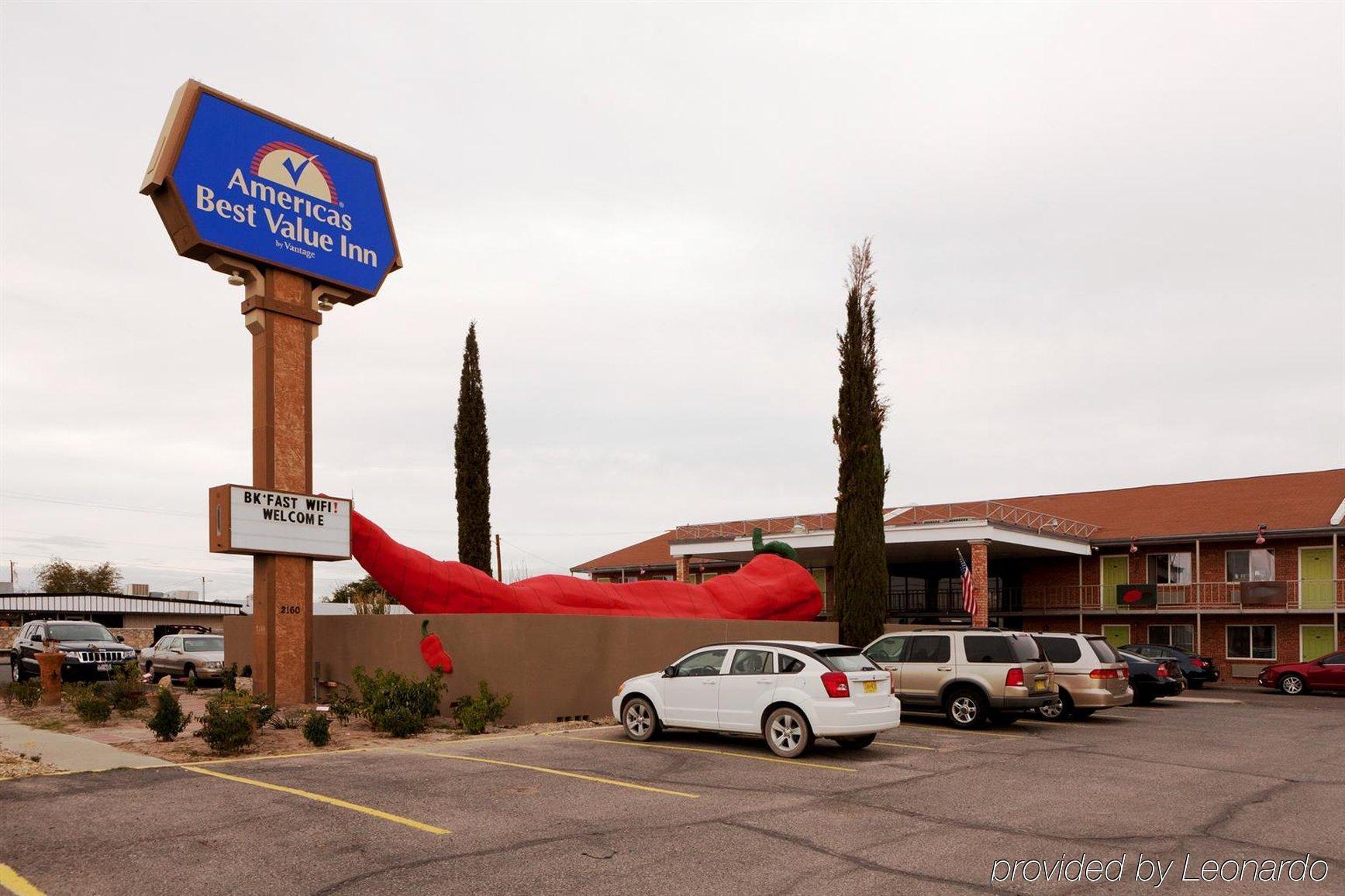 Big Chile Inn & Suites Las Cruces Exterior photo
