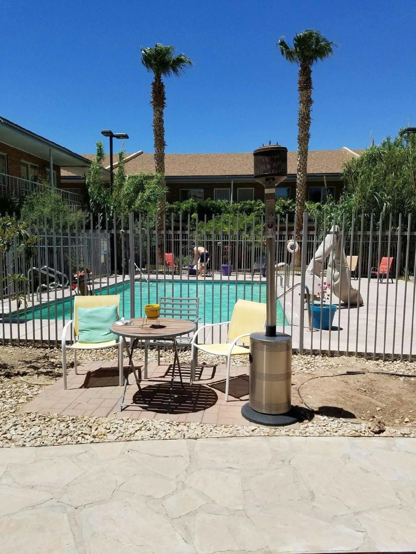 Big Chile Inn & Suites Las Cruces Exterior photo